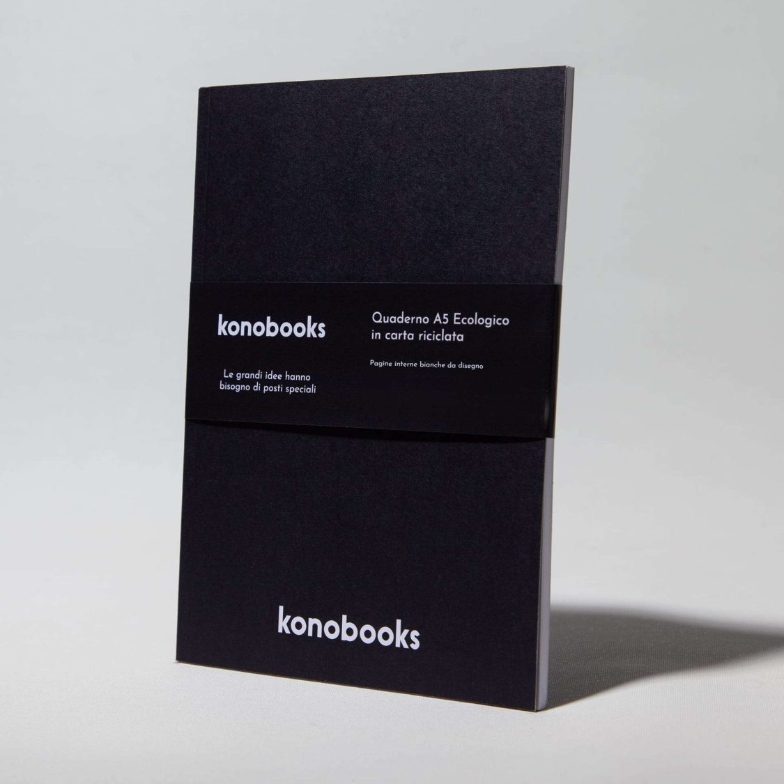 Quaderno da disegno nero ecologico - in carta riciclata Konobooks